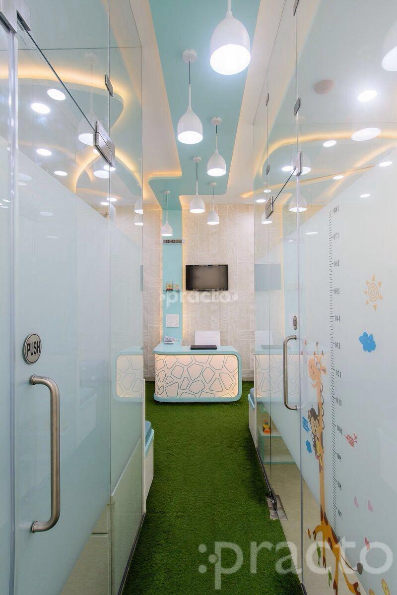 Entrance at Mom & Me Clinic Ghatkopar East Mumbai