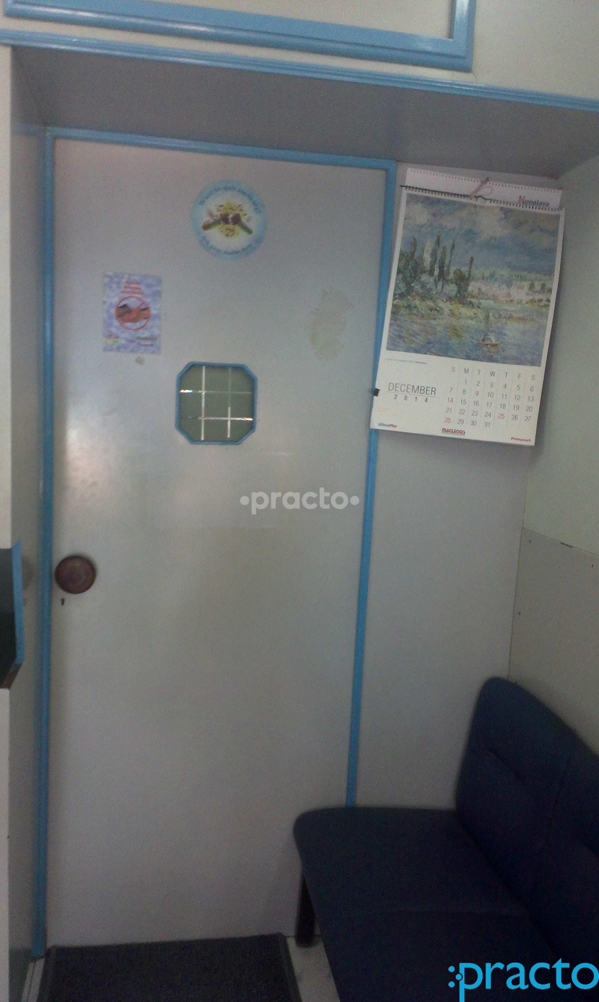 Waiting Area at Hardik Clinic Vileparle West Mumbai