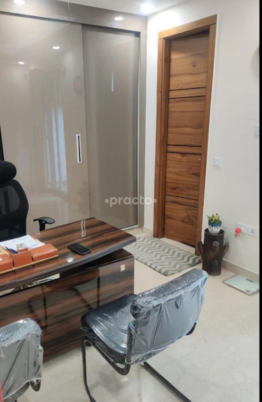 Consultation Room at Nest Ortho Clinic Lajpat Nagar 4 Delhi