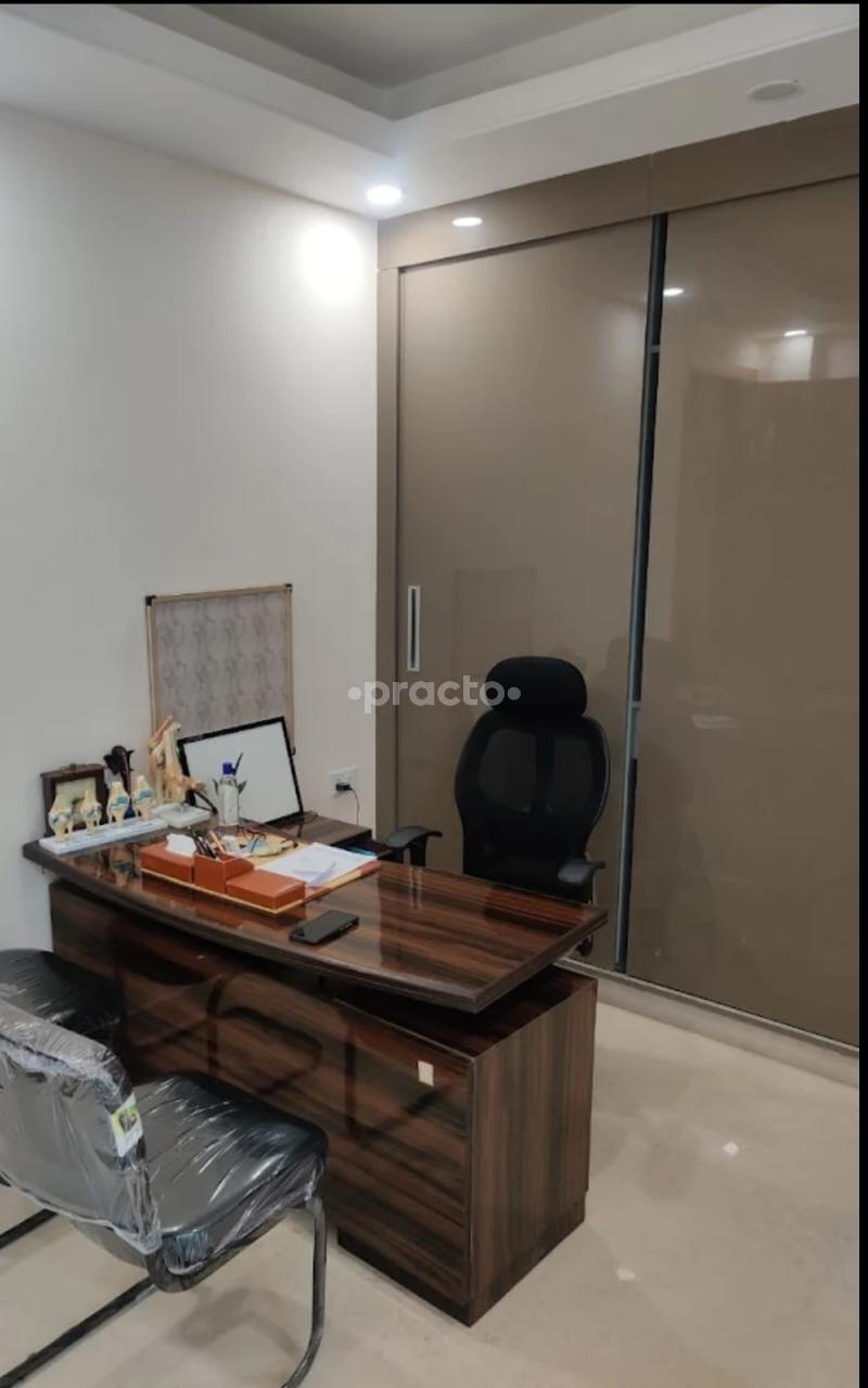 Consultation Room at Nest Ortho Clinic Lajpat Nagar 4 Delhi