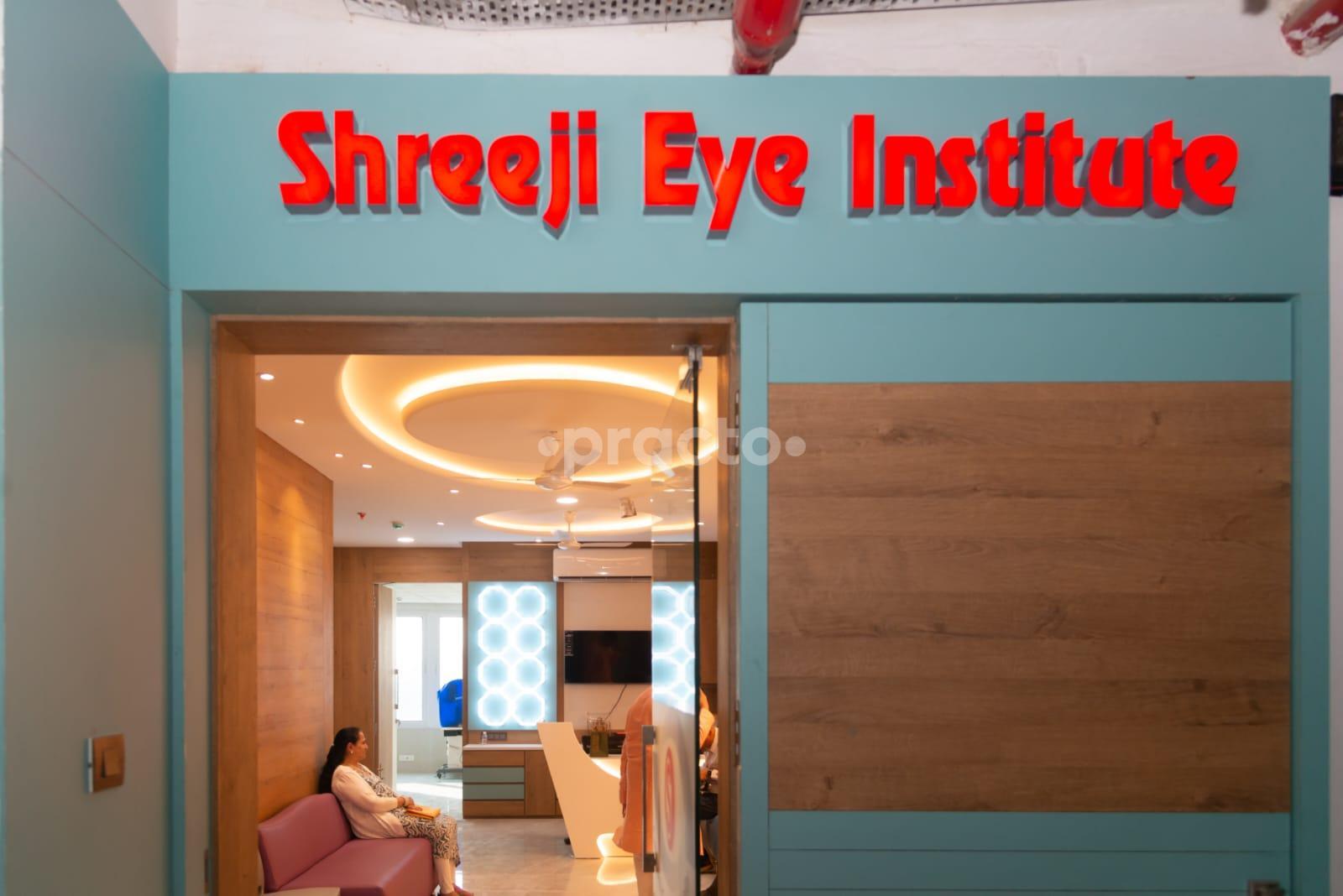Outside Area at Shreeji Eye Clinic Andheri West Mumbai