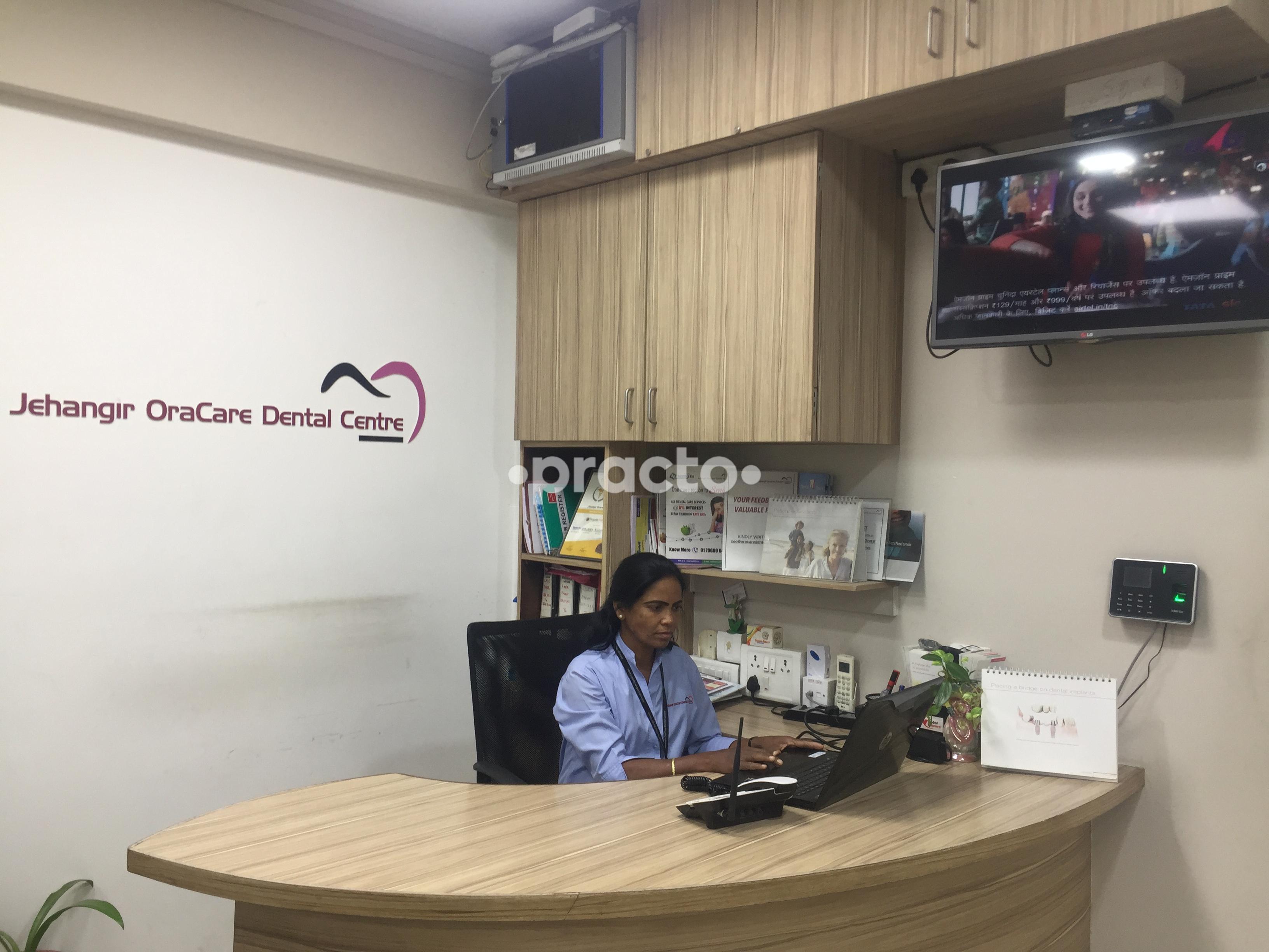 Reception at Jehangir Oracare Dental Centre Baner Pune