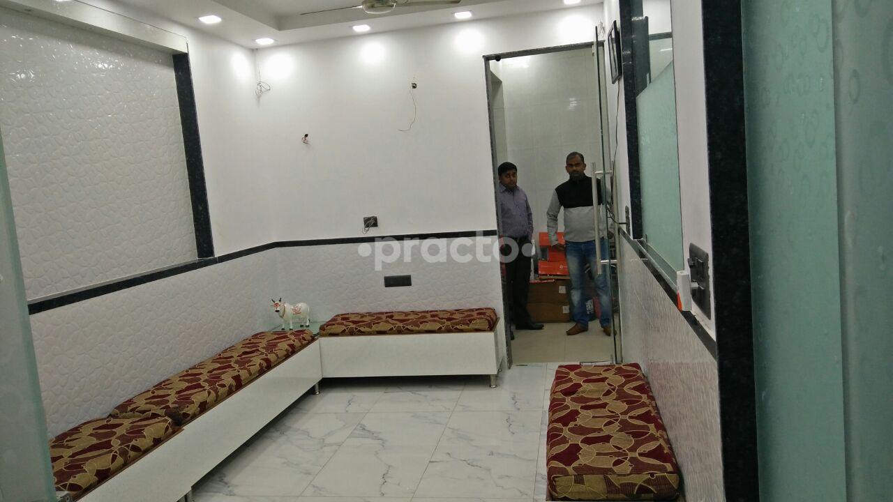 Reception at Santosh Jain Fracture Clinic & Physiotherapy Centre Rohini Delhi