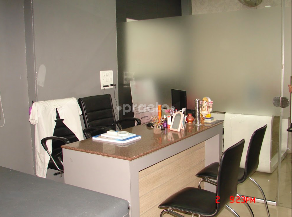 Consultation Room at Pushp Superspeciality Clinic Pimple Saudagar Pune