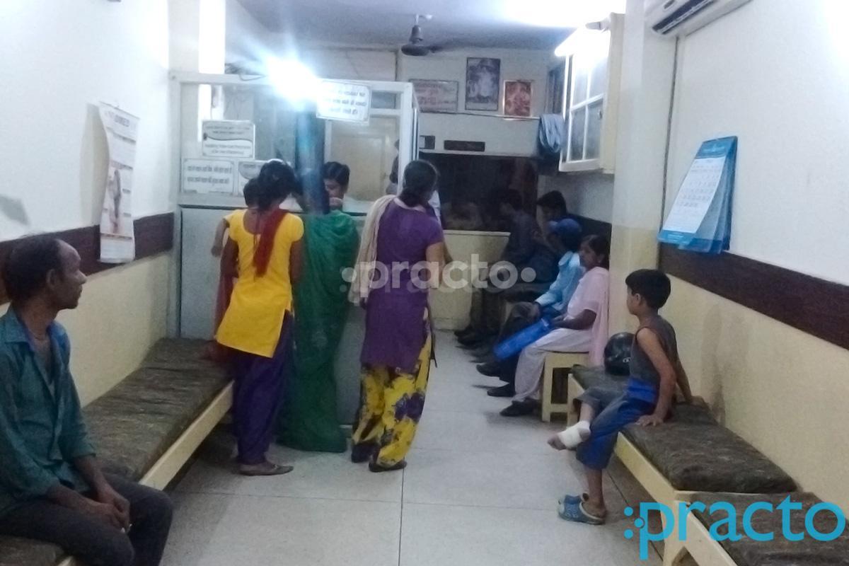 Waiting Area at Dr. Ajit Mahajan's Clinic Sadar Bazar Agra