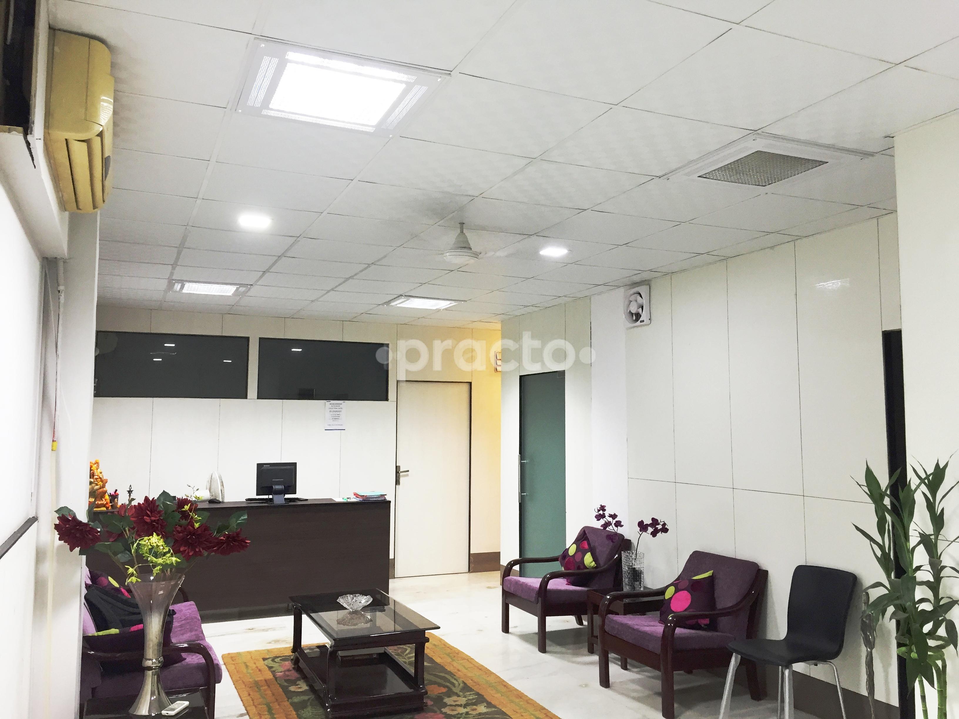 Waiting Area at Soni Super Speciality Clinic And Diagnostic Services Gulmohar Park Delhi