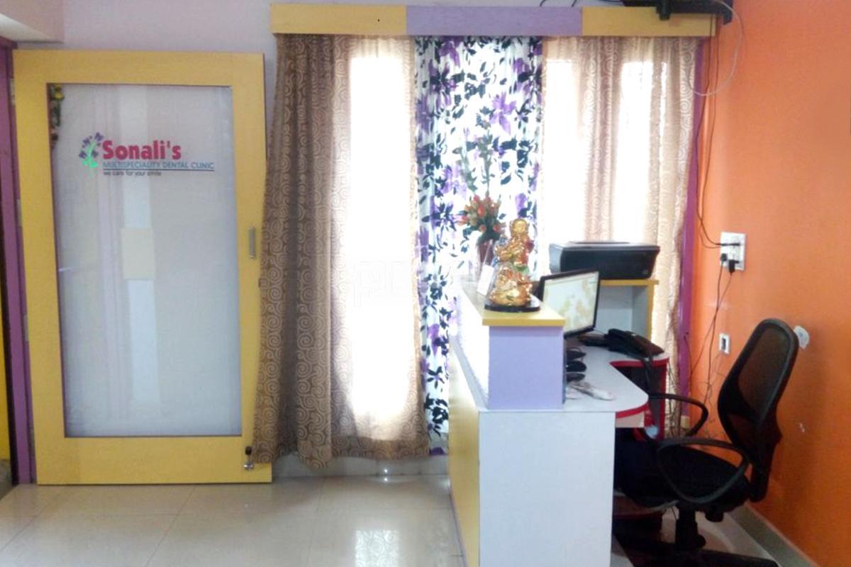 Reception at Sonali's Multispeciality Dental Clinic Thousand Lights Chennai