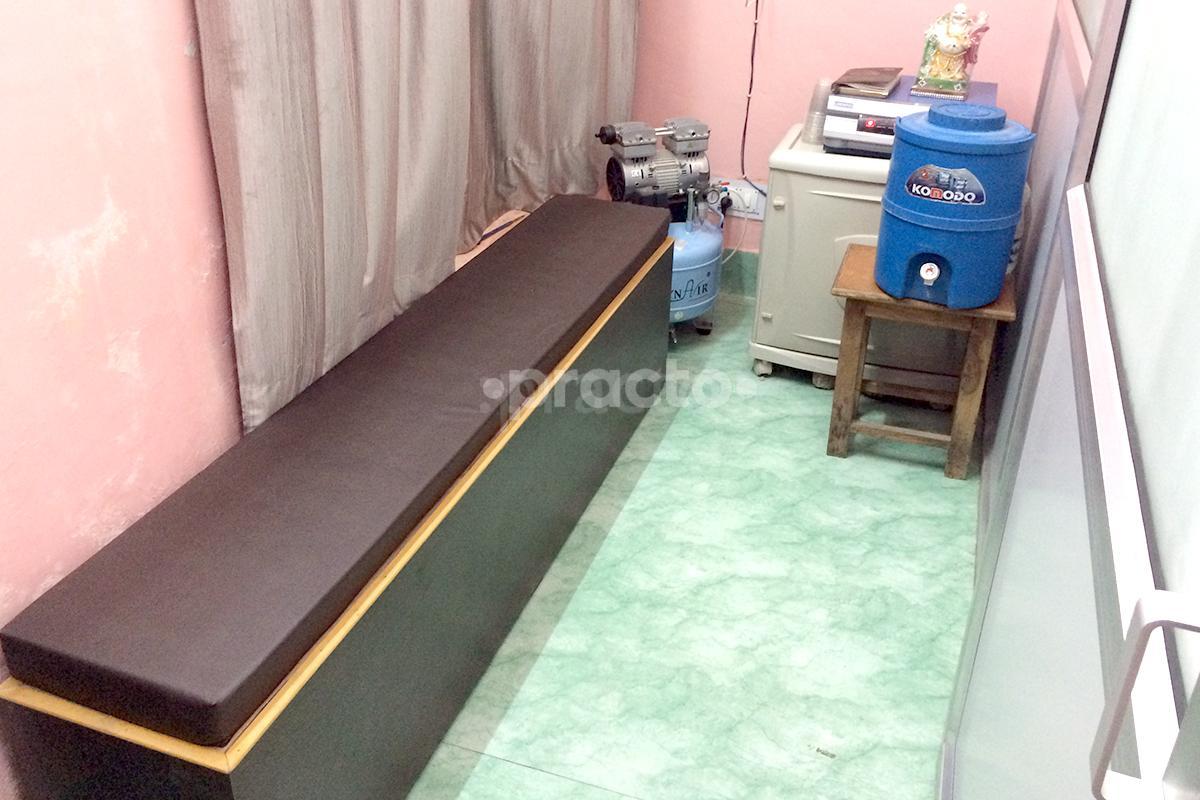 Waiting Area at Vinayak Dental Care Centre Alambagh Lucknow