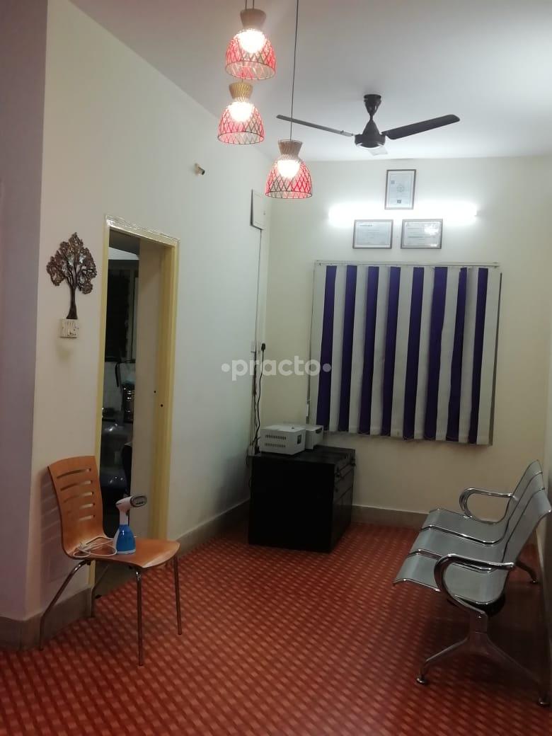 Waiting Area at Amrita Dental Clinic Kasturi nagar Bangalore