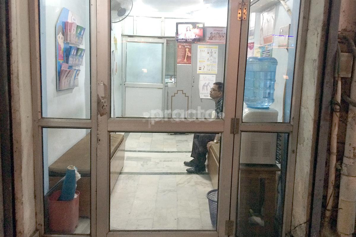 Entrance at Monga Joint Replacement & Trauma Centre Singar Nagar Lucknow