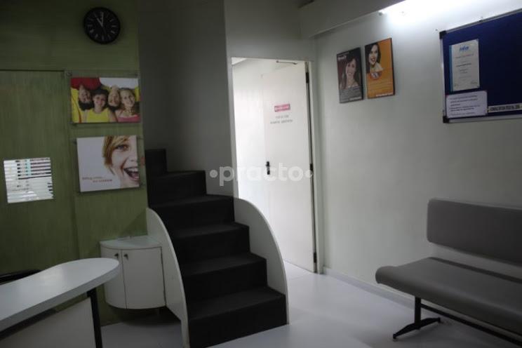 Reception at Kothari Dental Clinic Satara Road Pune