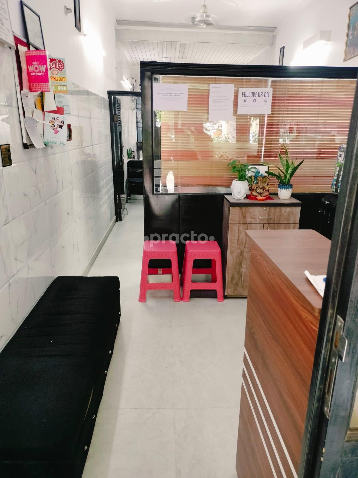 Waiting Area at Nest Gynae & Ortho Speciality Clinic Pitampura Delhi