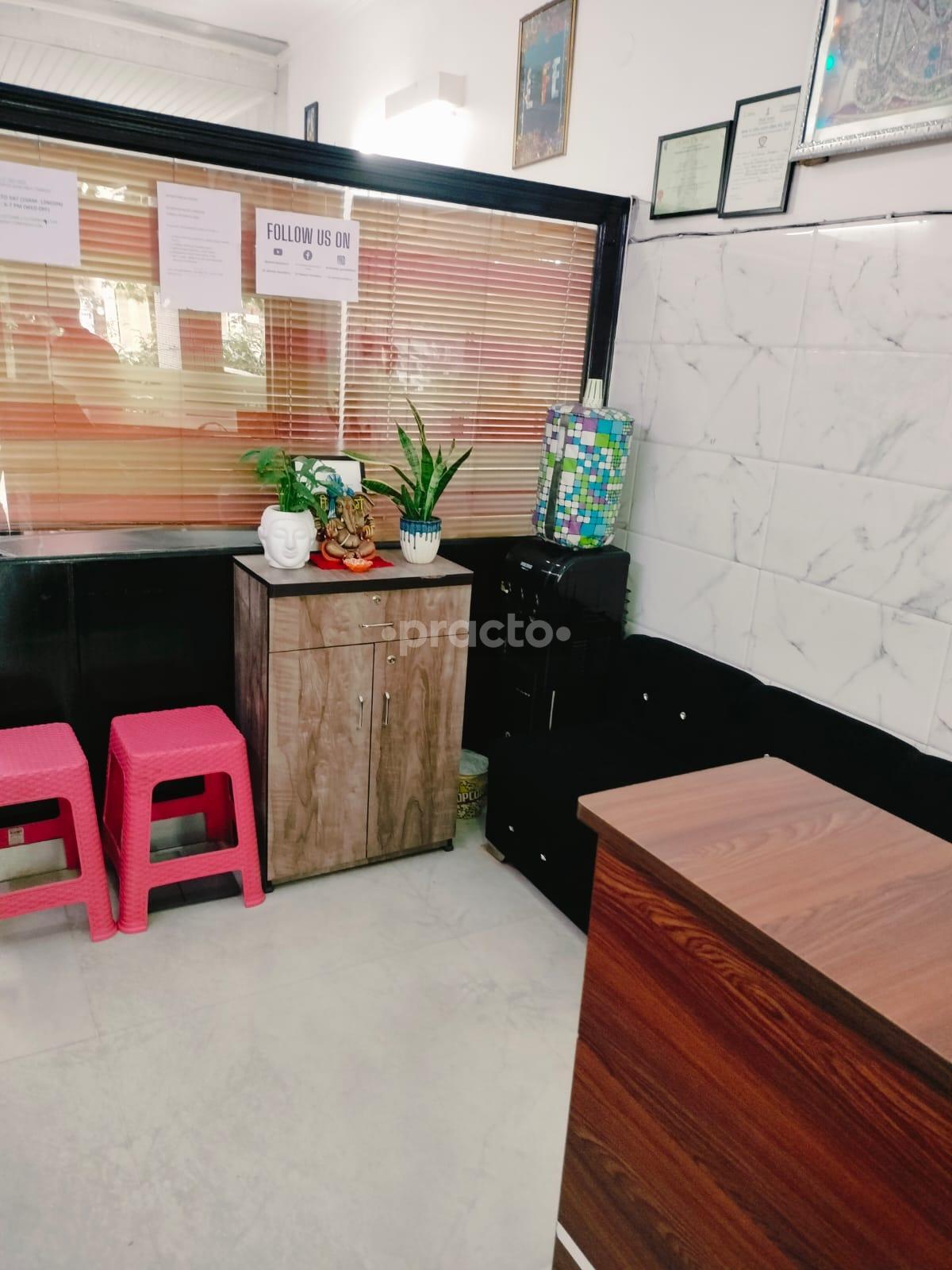 Reception Area at Nest Gynae & Ortho Speciality Clinic Pitampura Delhi