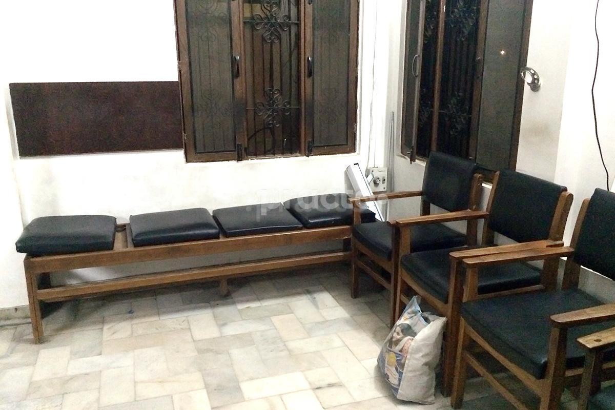 Waiting Area at C G Agrawal Clinic Niralanagar Lucknow