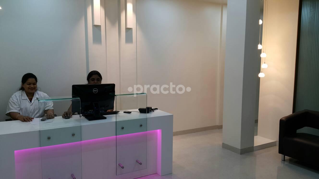 Reception at Skinsure Clinic Senapati Bapat Marg Pune