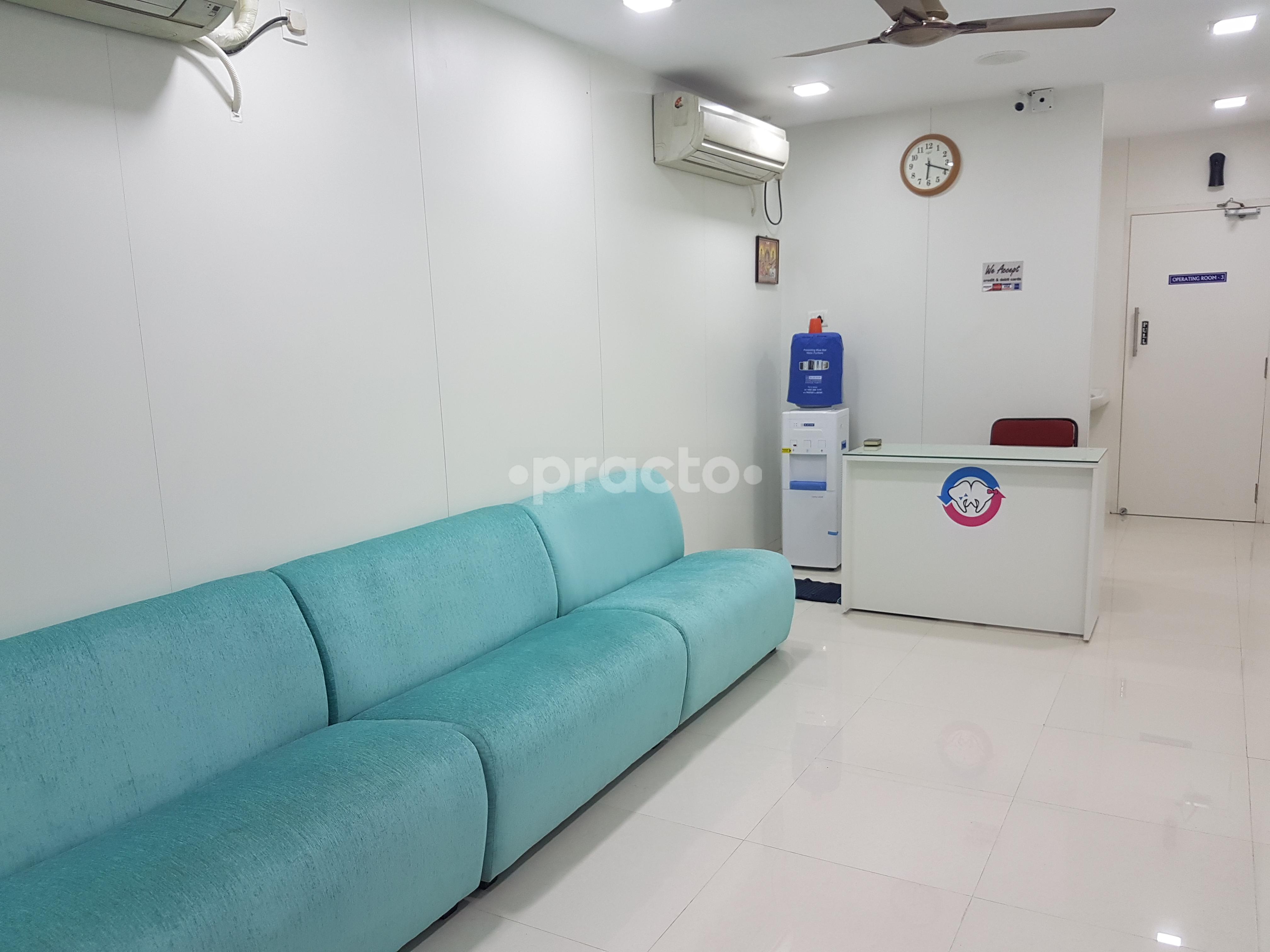 Reception at Mr. & Mrs. Tooth Dental Clinic Sholinganallur Chennai