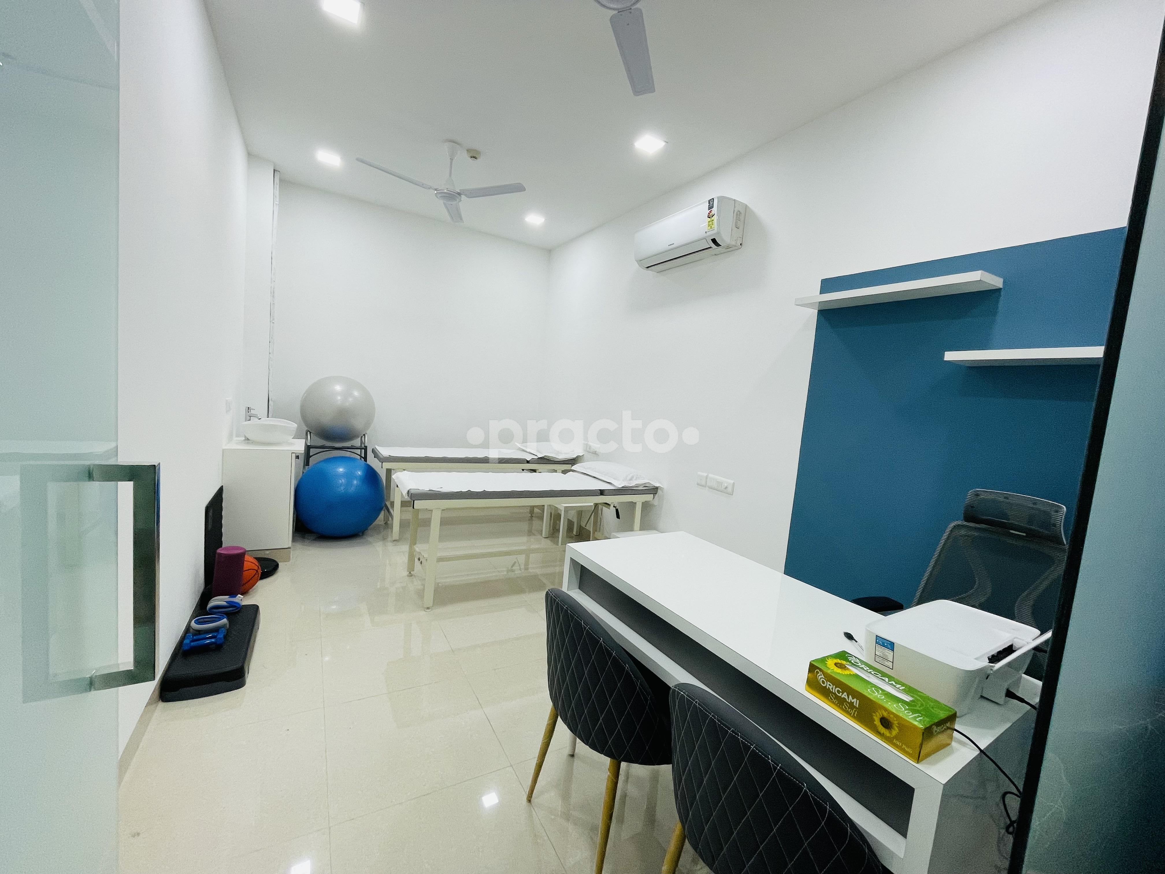 Consultation Room at Health Innovate Gurgaon Sector 63 Gurgaon