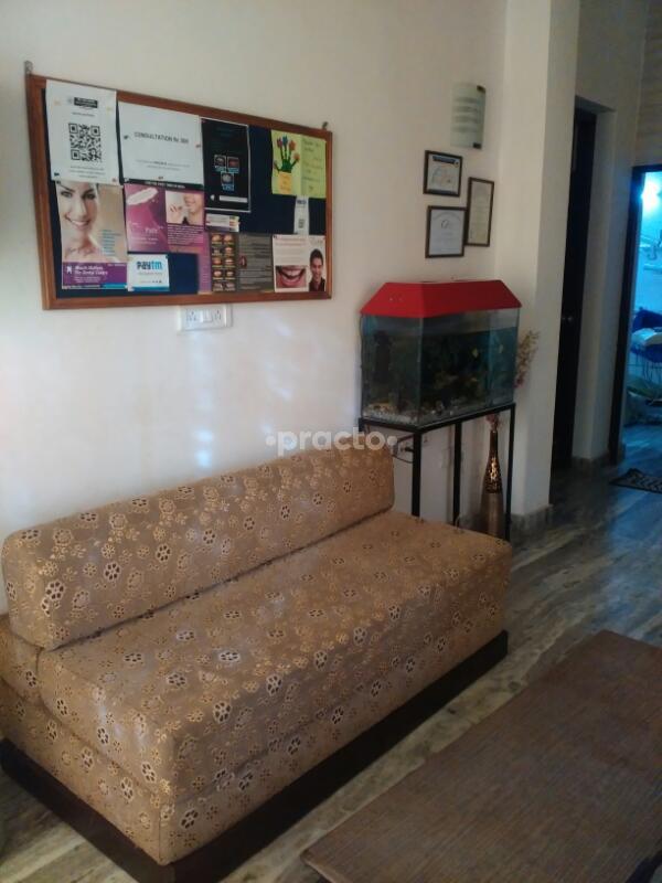 Reception at Mouth Matters the Dental Center Pi 2 Greater Noida