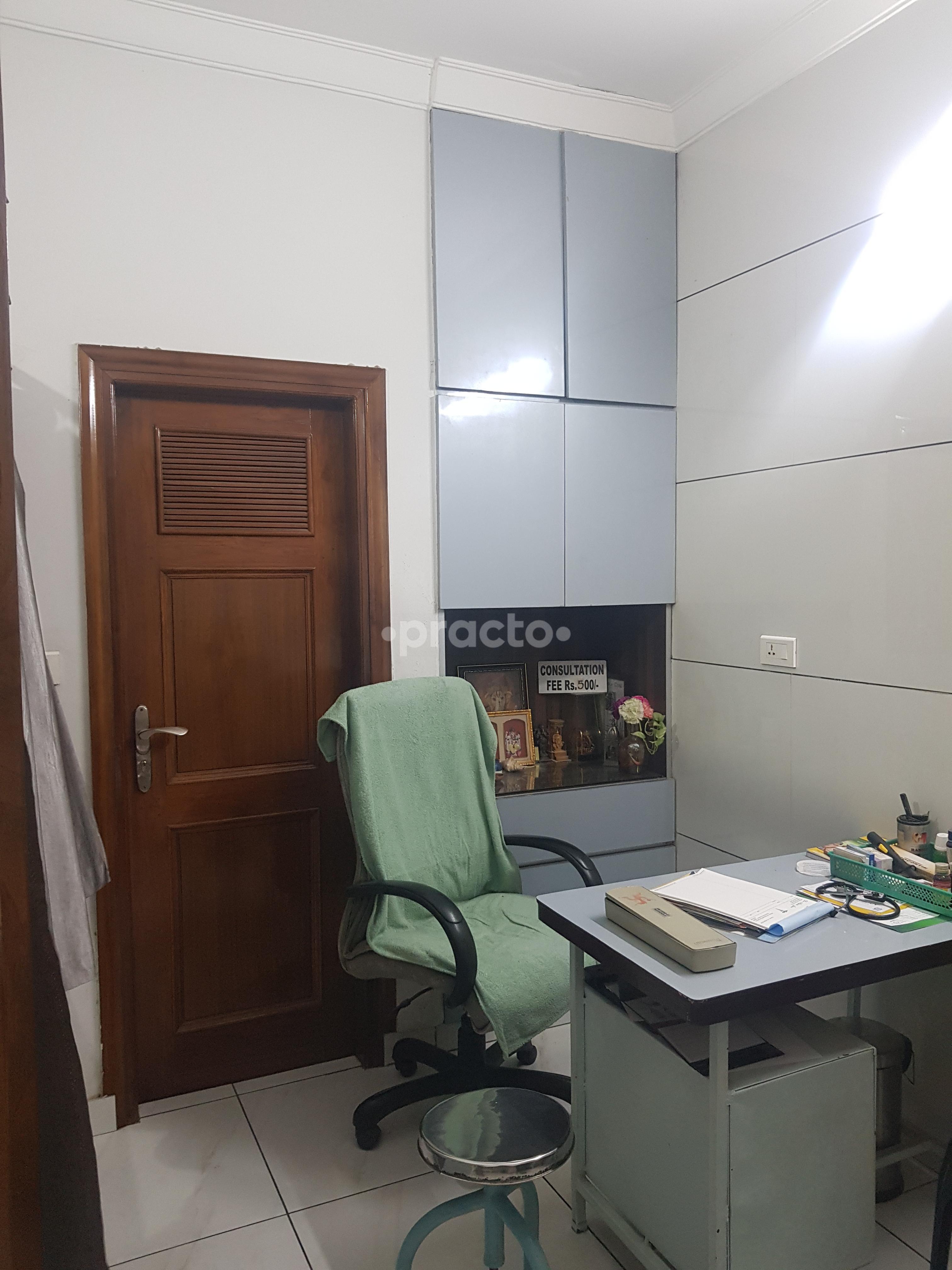 Consultation Room at Dr Ashok Jain Clinic Gurgaon Sector 7 Gurgaon