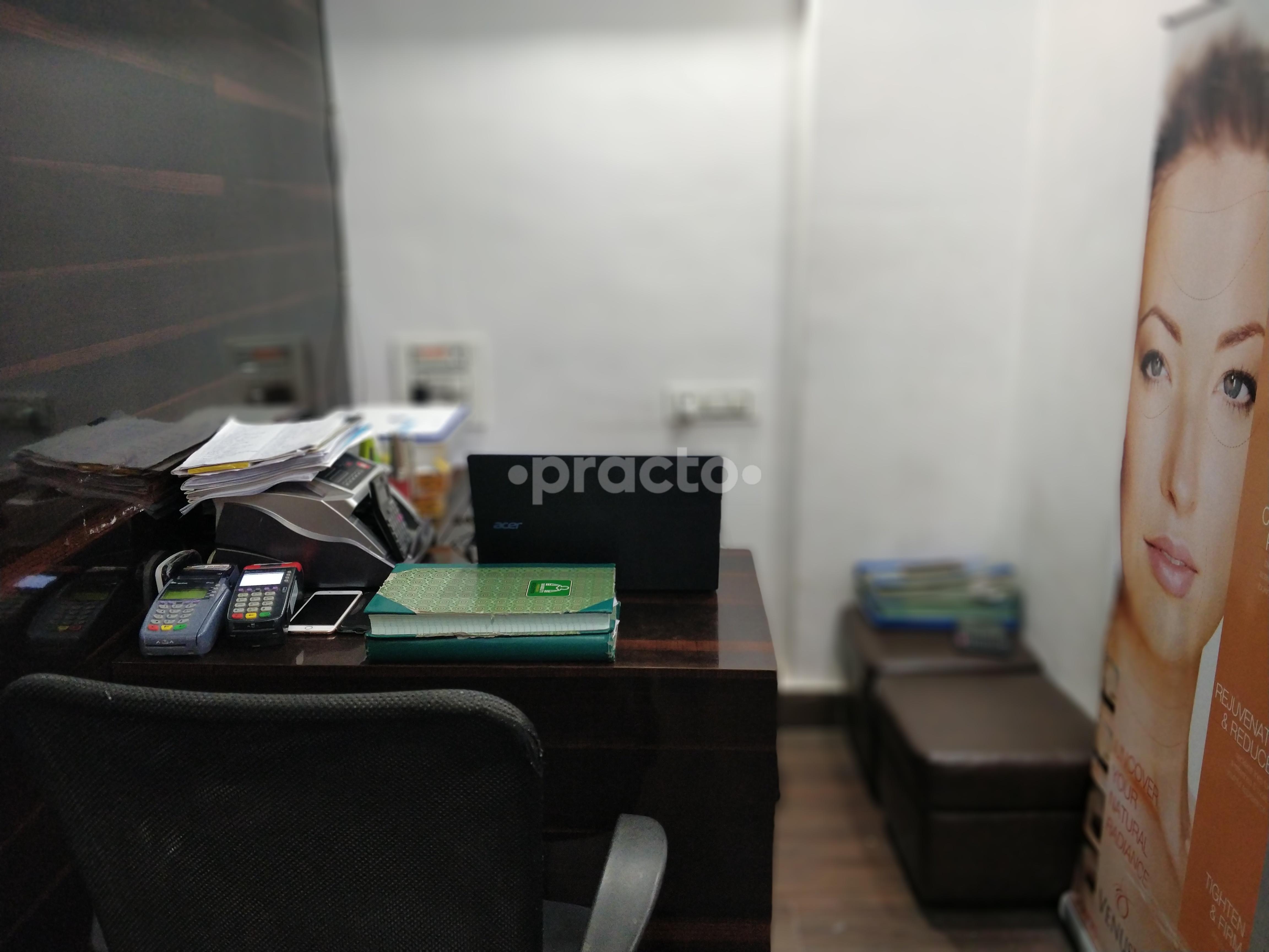 Reception at Bodyz wellness Andheri West Mumbai