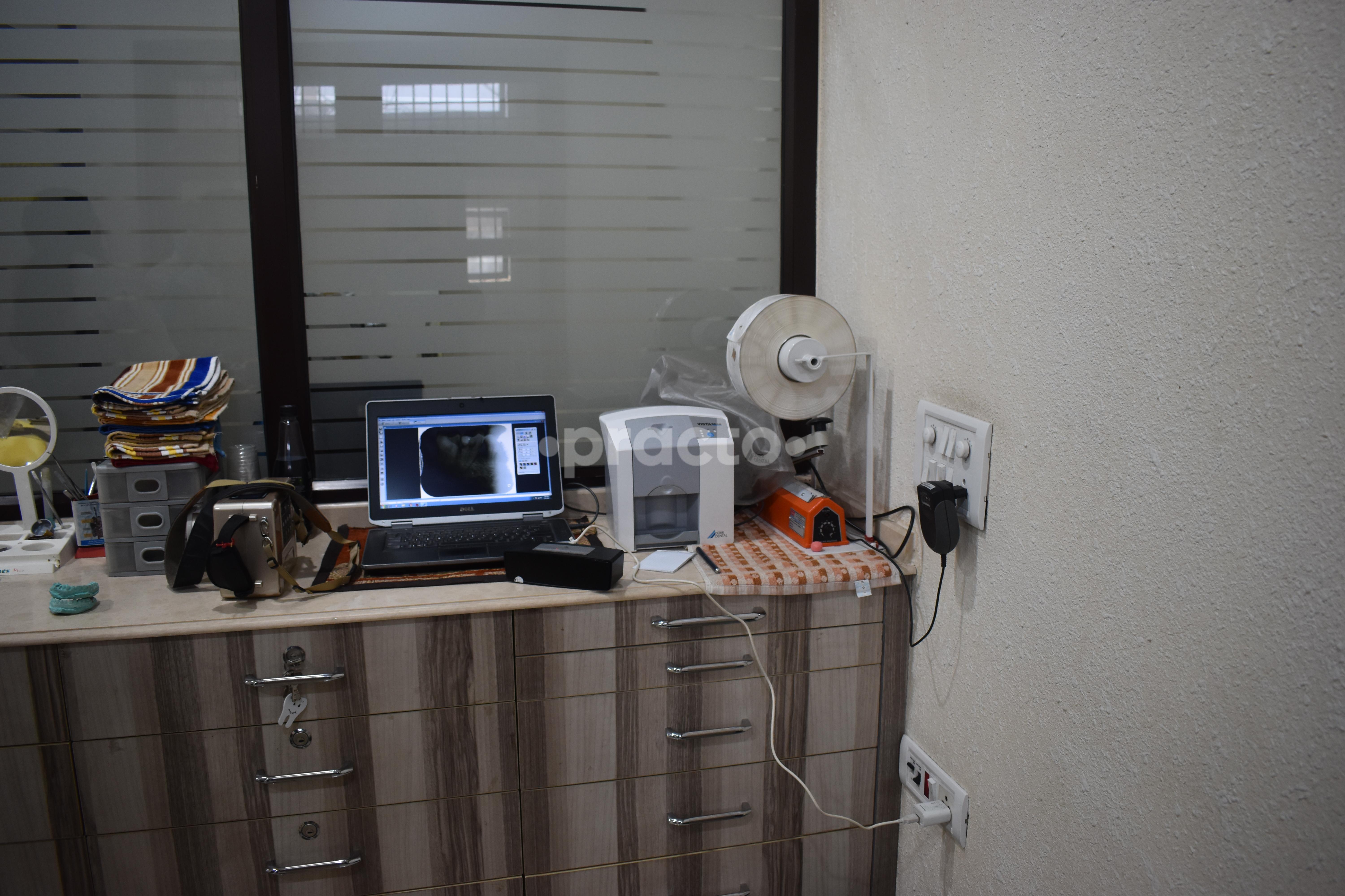 Equipment at Deep Dental Clinic Baghpat Gate Meerut