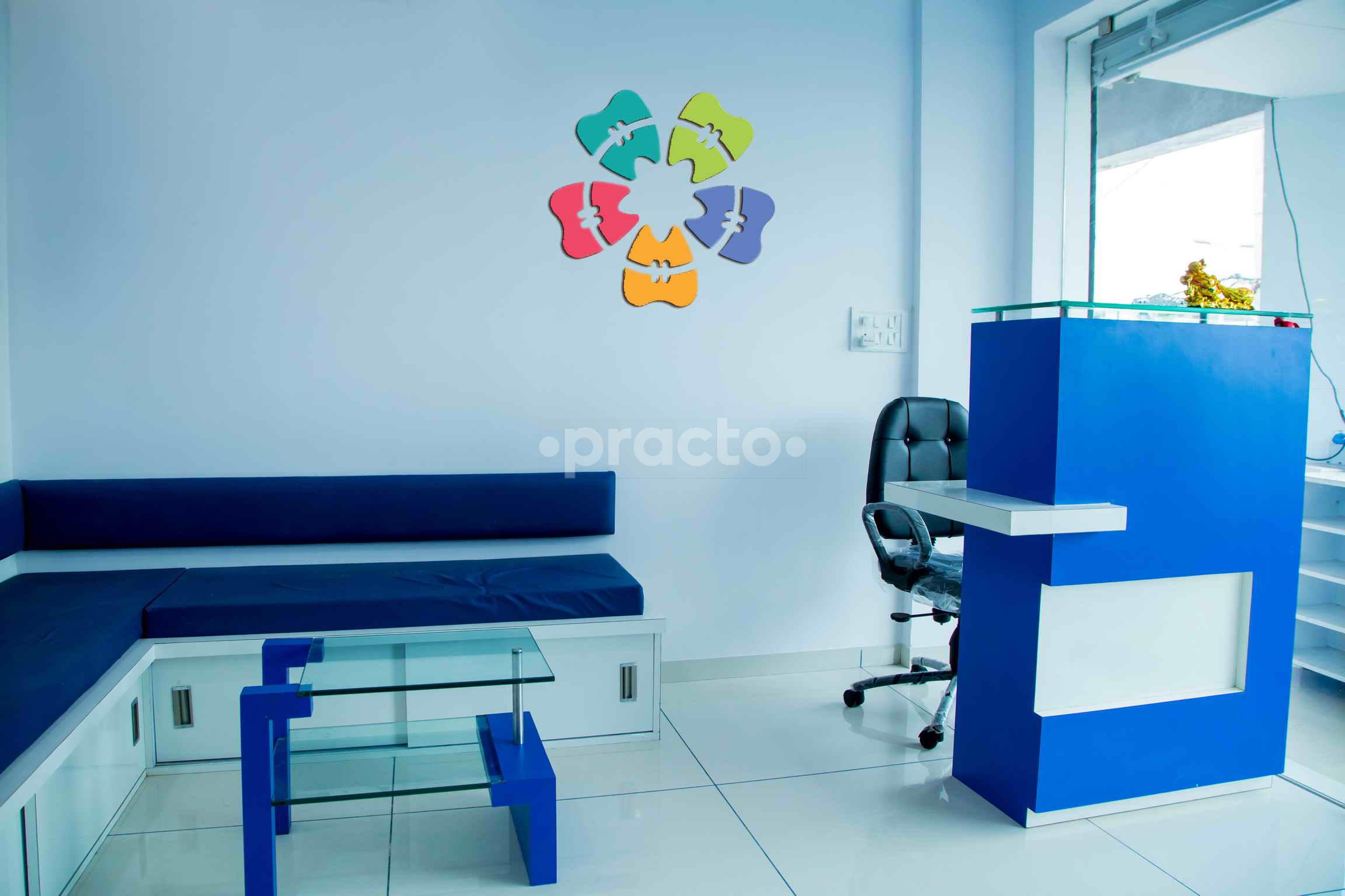 Reception at Smile Star Orthodontic & Multispeciality Dental Clinic Manjalpur Vadodara