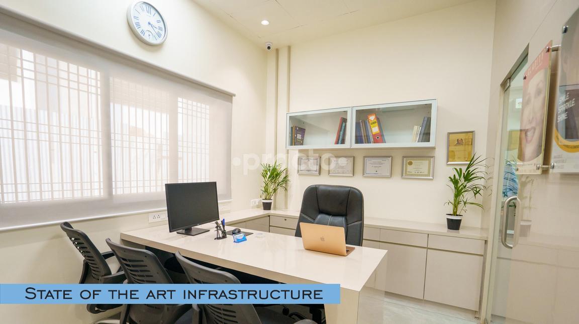 Consultation Room at Dr. Aakash Shah's Exclusive Orthodontics Usman Pura Ahmedabad