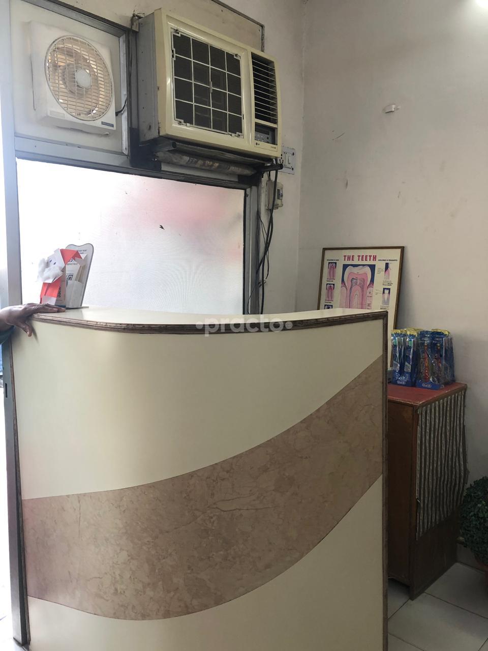 Reception at Dental Options Moti Bagh Delhi