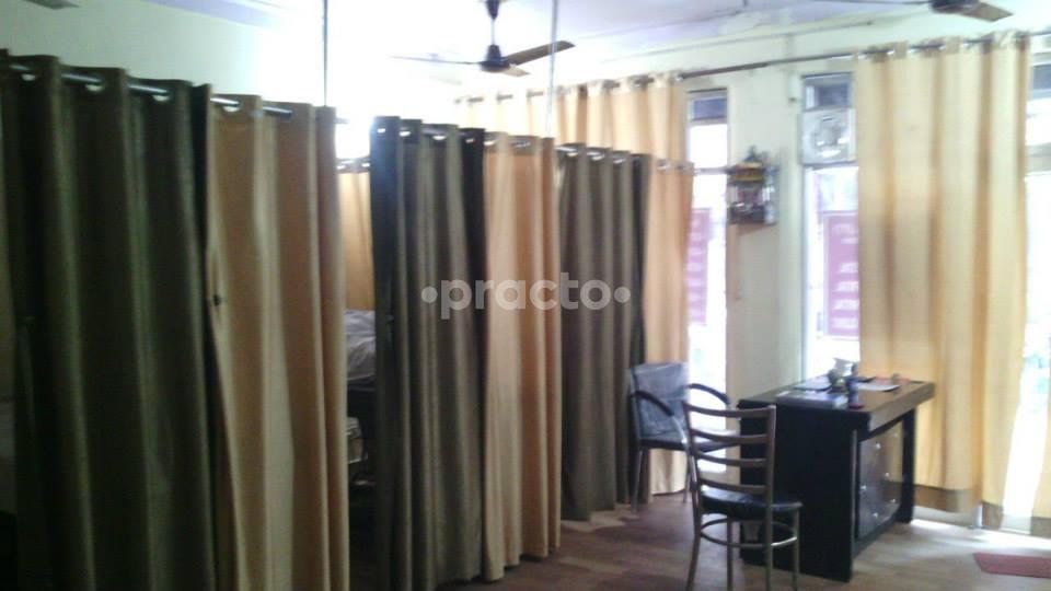 Reception at Relief Physiotherapy Clinic Laxmi Nagar Delhi