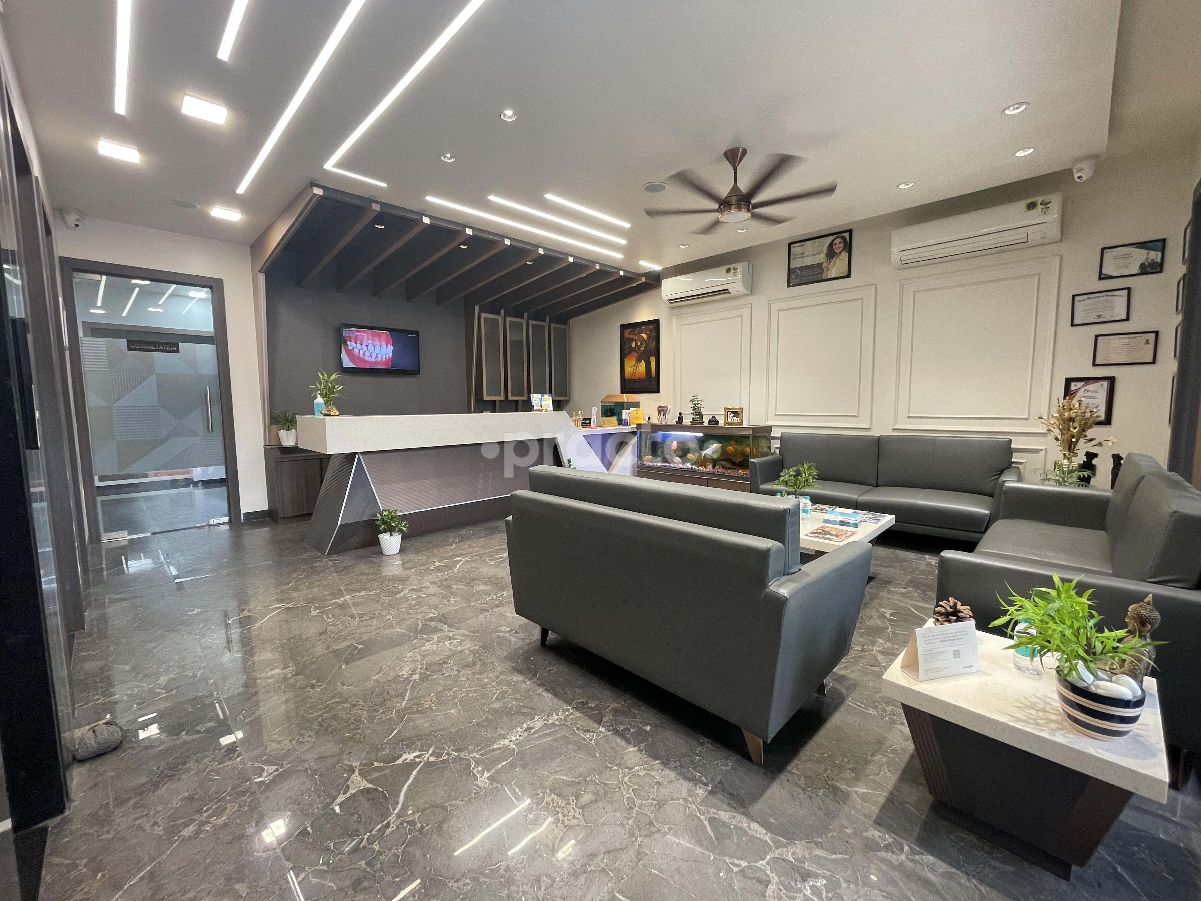 Reception Area at Dental Care Centre Shastri Nagar Ghaziabad