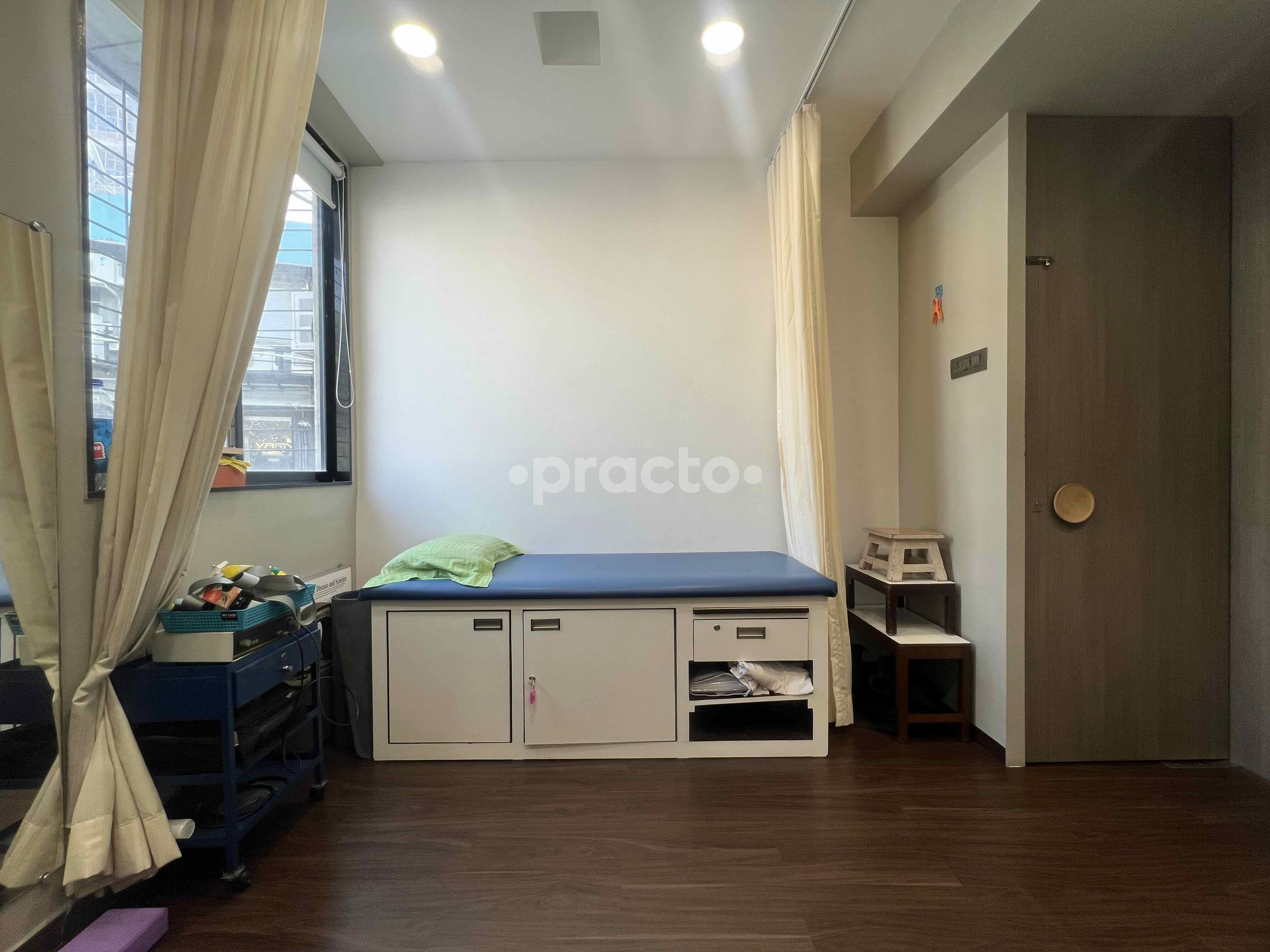 Consultation Room at Physioalign by Dr Shweta Doctor Hajiali Mumbai