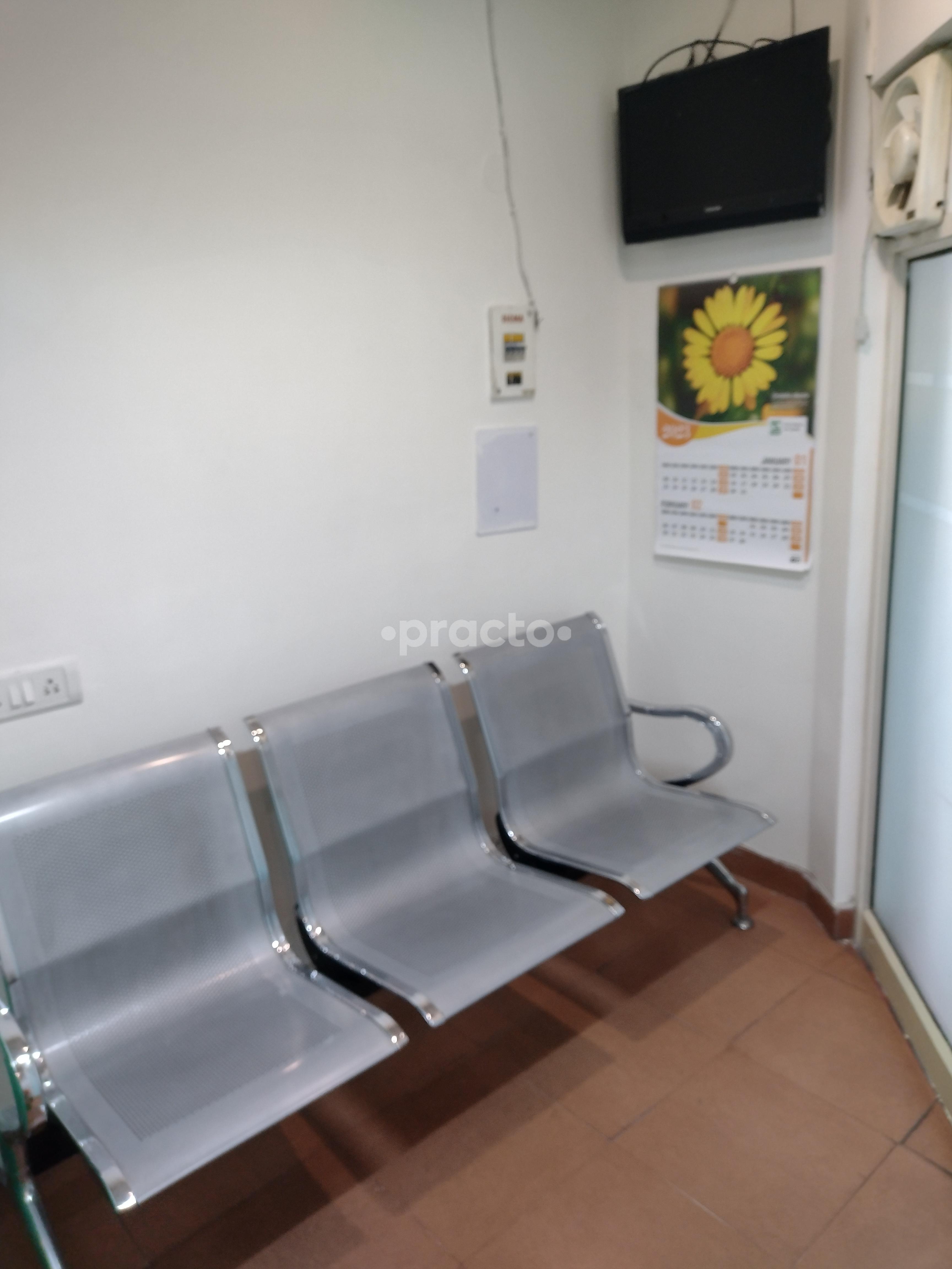Waiting Area at Dr. Thakur's Homeopathy Sushant Lok I Gurgaon