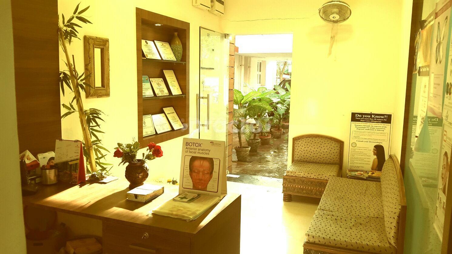 Reception at Swaroop Skin & Hair Care Clinic Besant Nagar Chennai