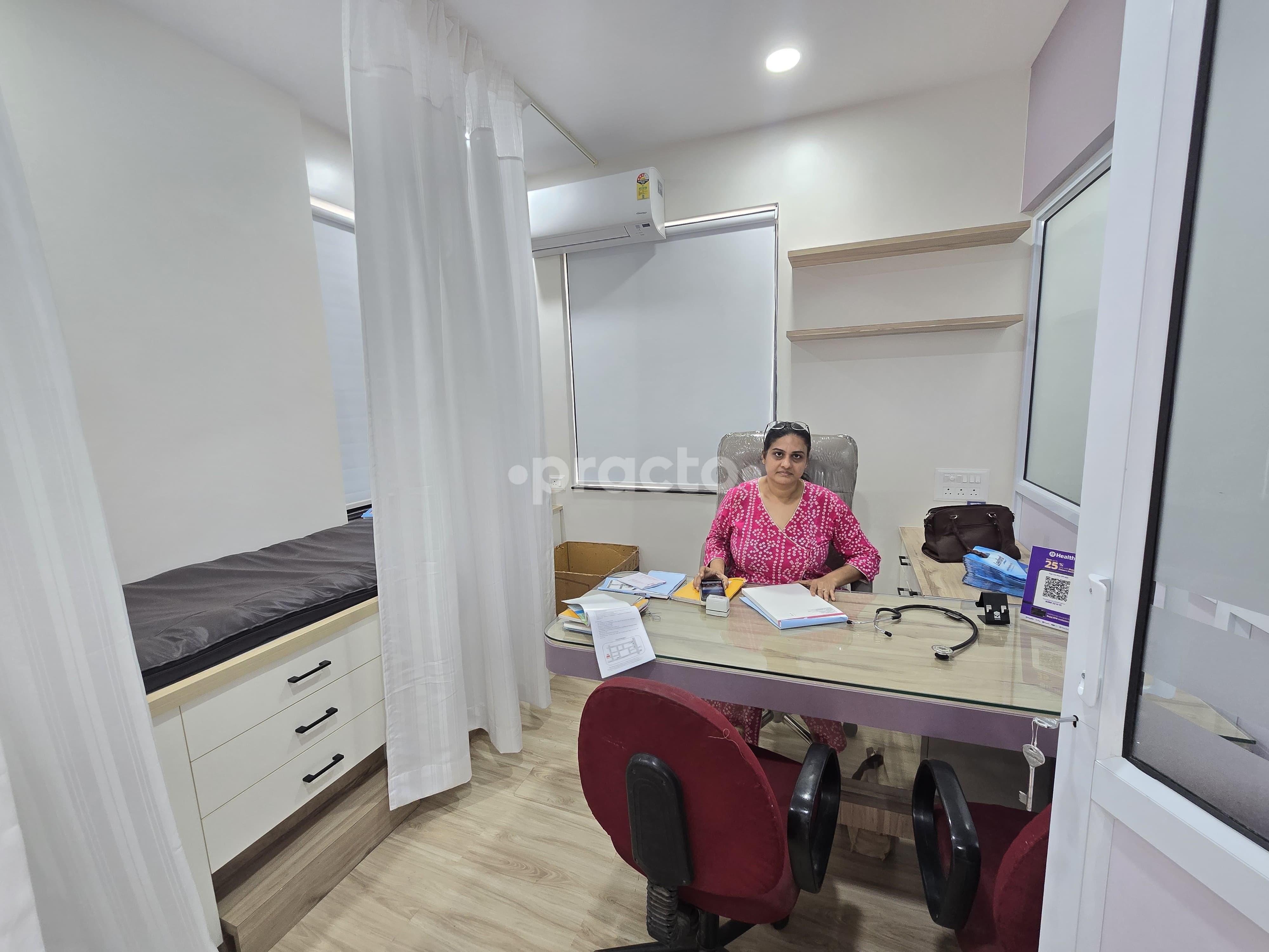Consultation Room at Life Care Clinic Viman Nagar Pune