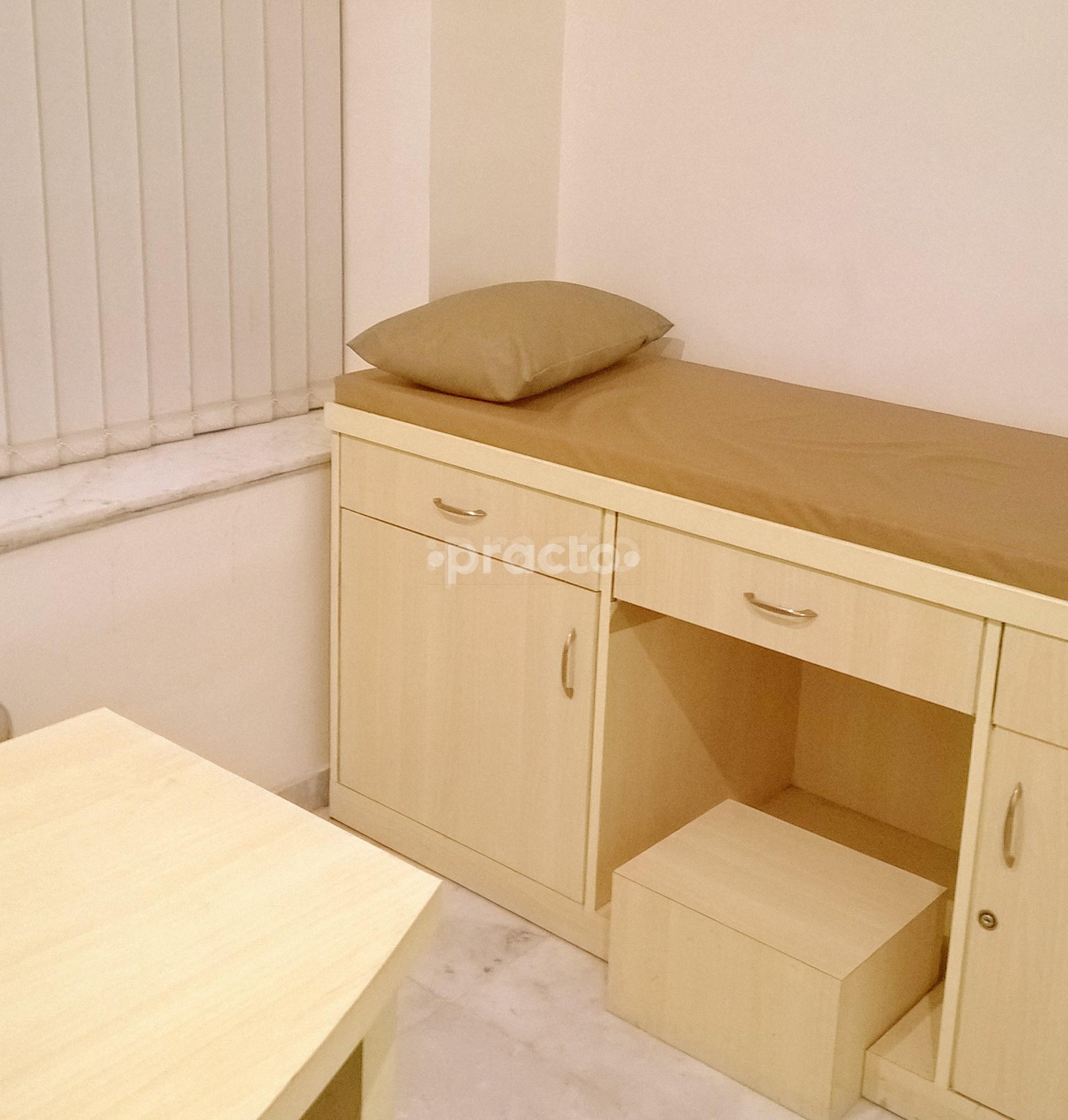 Care Neurologist's Clinic Aundh Pune