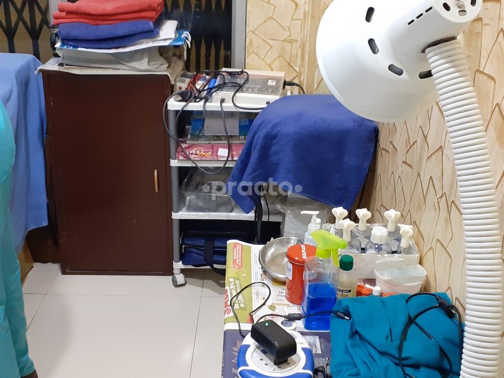 Therapy/Massage Room at SIMM Healthcare Paschim Vihar Delhi