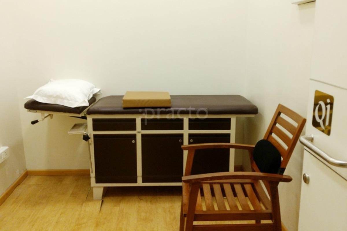 OPD/Ward at QI Spine Clinic Karkardooma Delhi