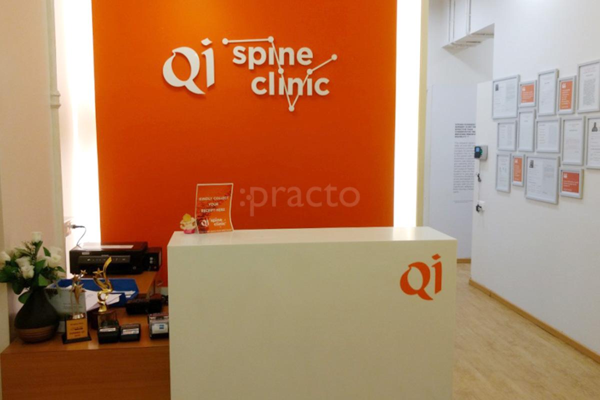 Reception at QI Spine Clinic Sector 18 Noida