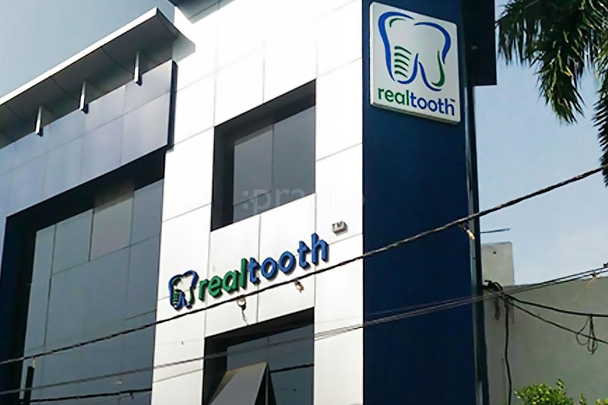 Entrance at Realtooth Dental Clinic Mahanagar Lucknow