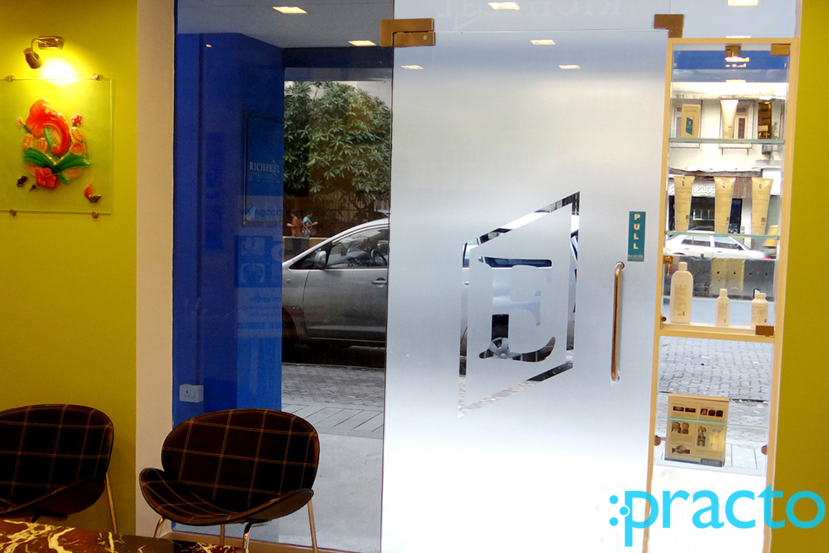 Entrance at Richfeel Trichology Centre Aundh Pune