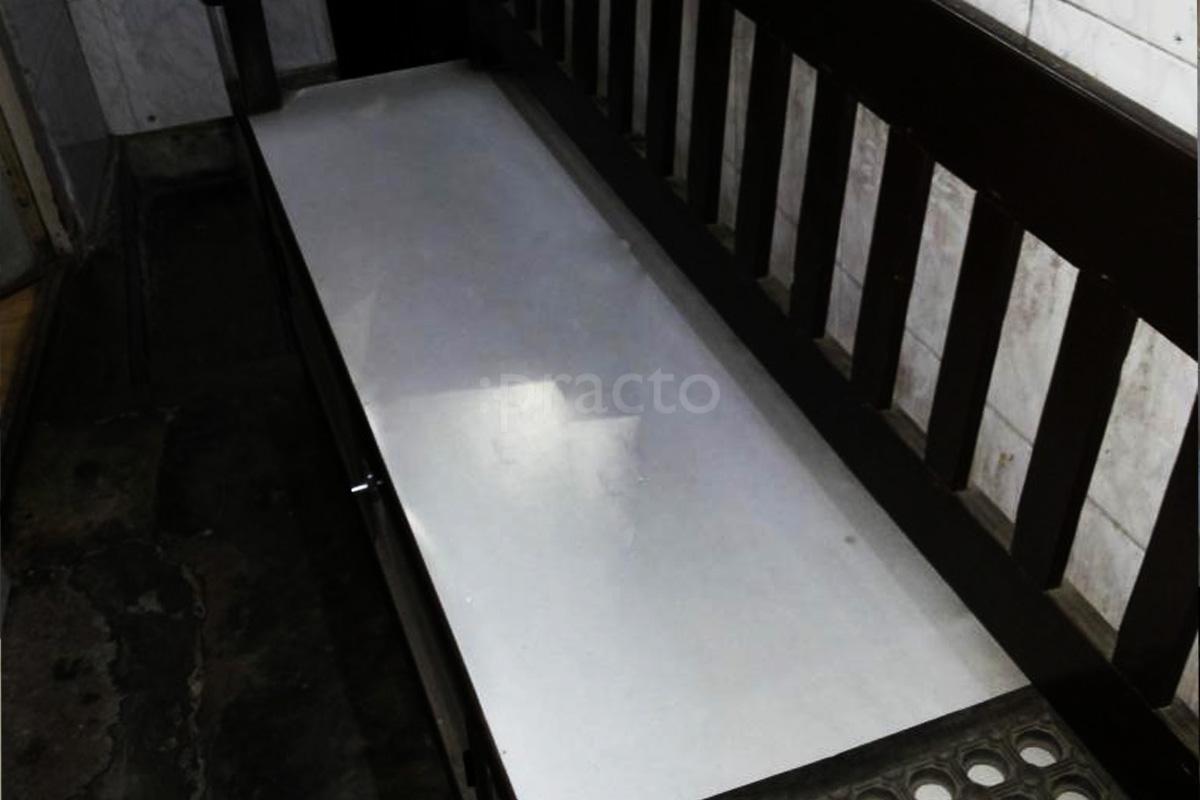 Waiting Area at S. M. Memorial Dental Clinic Elliot Road Kolkata