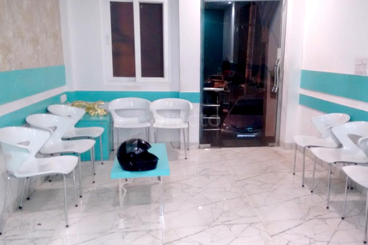 Waiting Area at Saluja Medicare Karol Bagh Delhi
