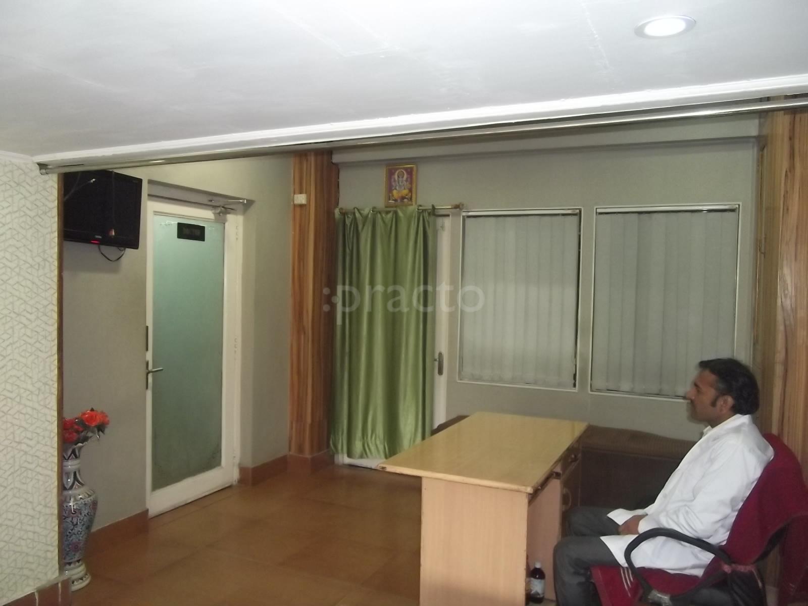 Dr. R Grover's Clinic & Research Centre Chandpole Bazar Jaipur