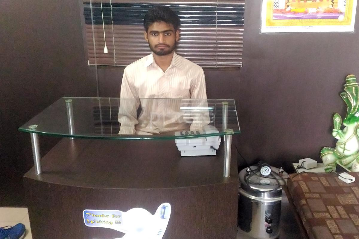 Reception at Sethi's Dental Clinic and Implant Centre Lal Kurti Bazar Meerut