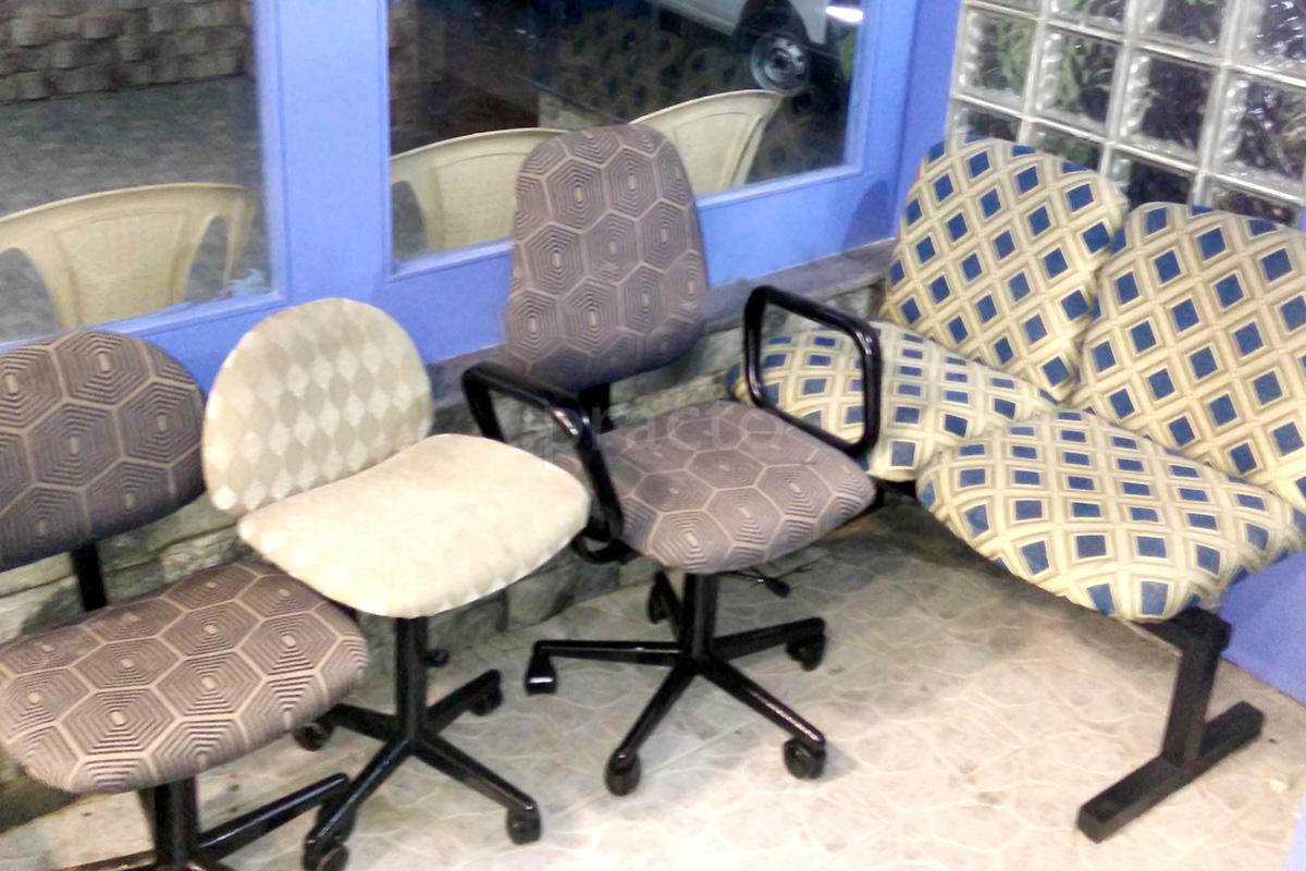 Waiting Area at Shree Krishna Polyclinic Worli Mumbai