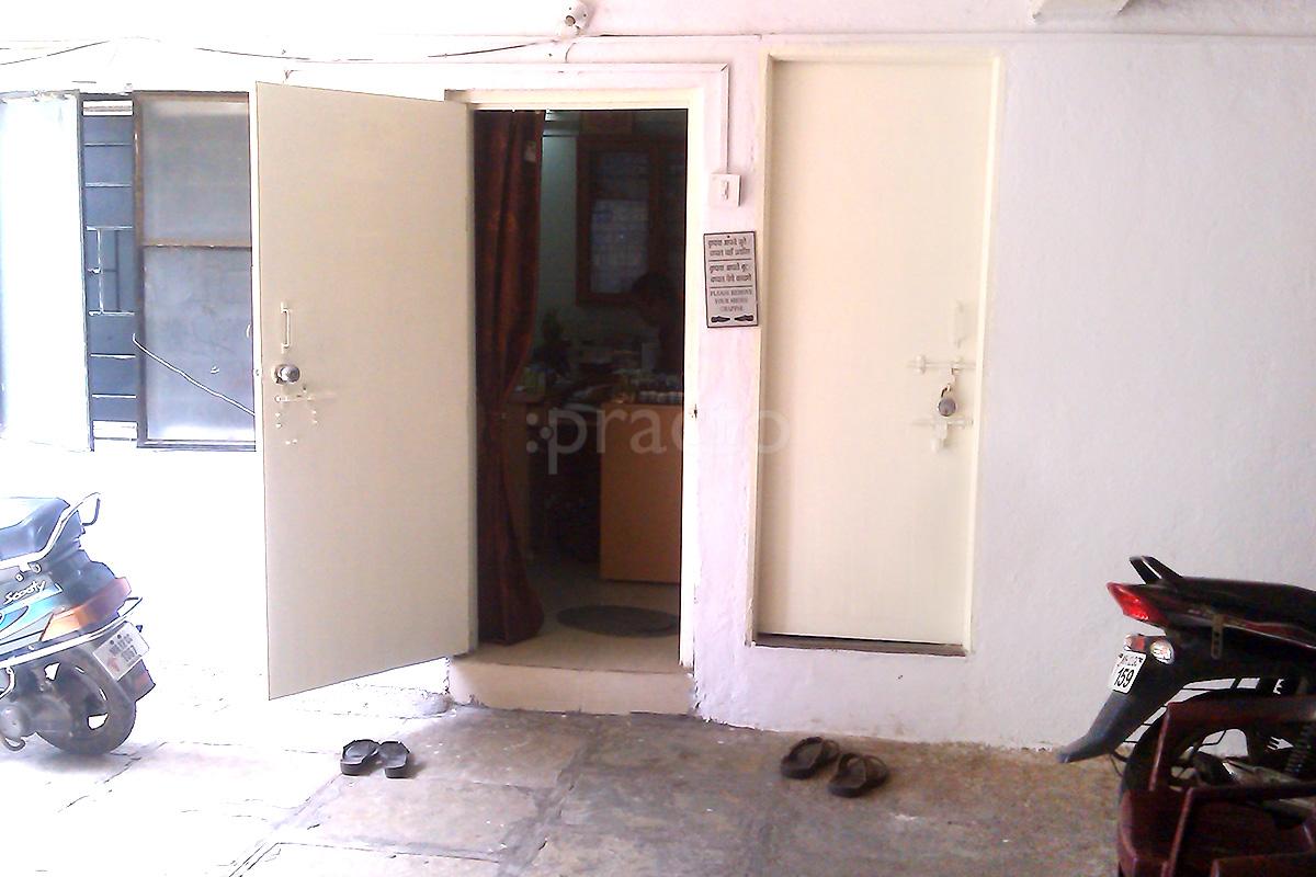 Entrance at Shri Samarth Clinic Vishrantwadi Pune