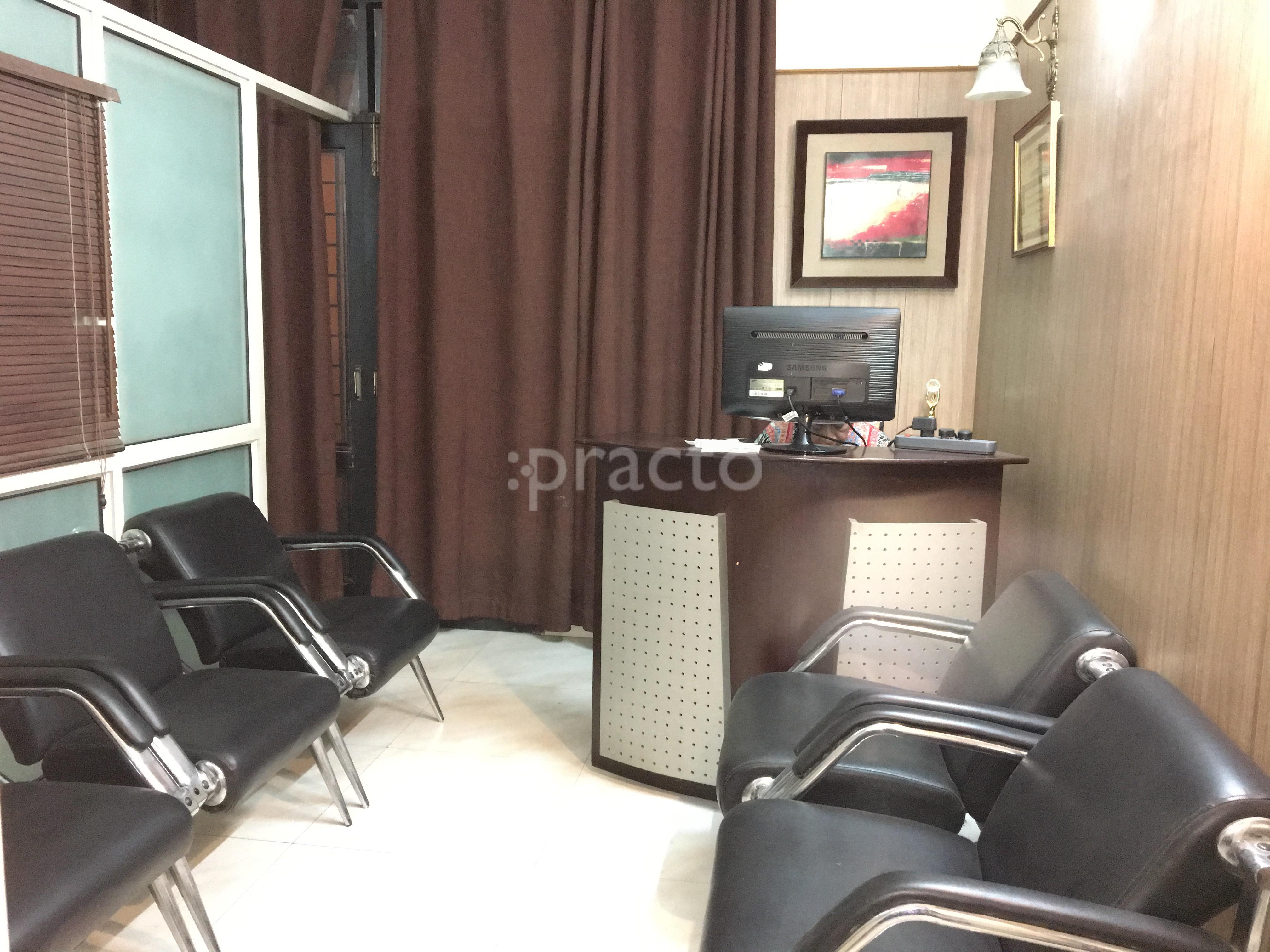 Waiting Area at Silver Leaf Fertility South City-II Gurgaon