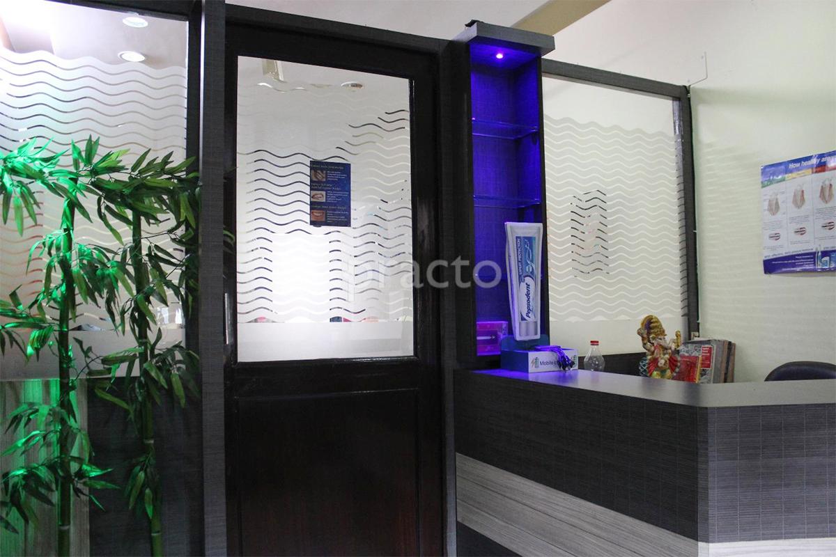 Reception at Singla Dental Braces & Implant Centre Rohini Delhi