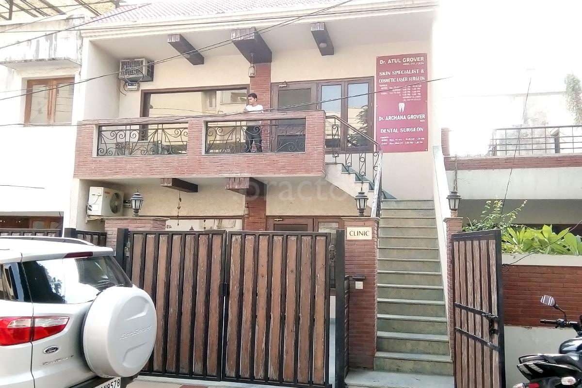 Entrance at Skin Medicare Sector 29 Noida