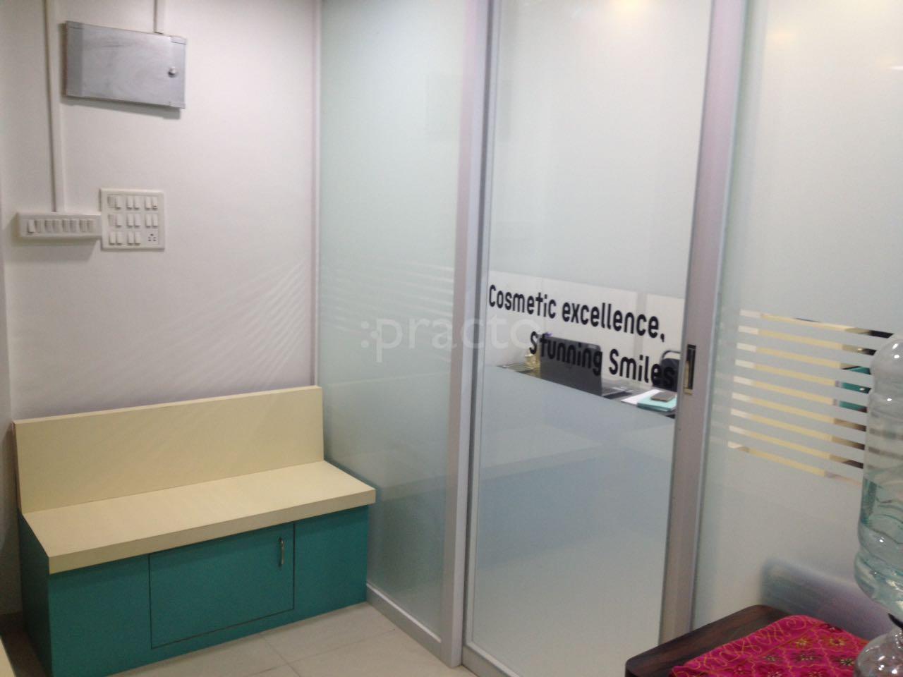Reception at Smile Curve Advanced Dental & Implant Centre Kharadi Pune